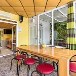 Apartment Boombar