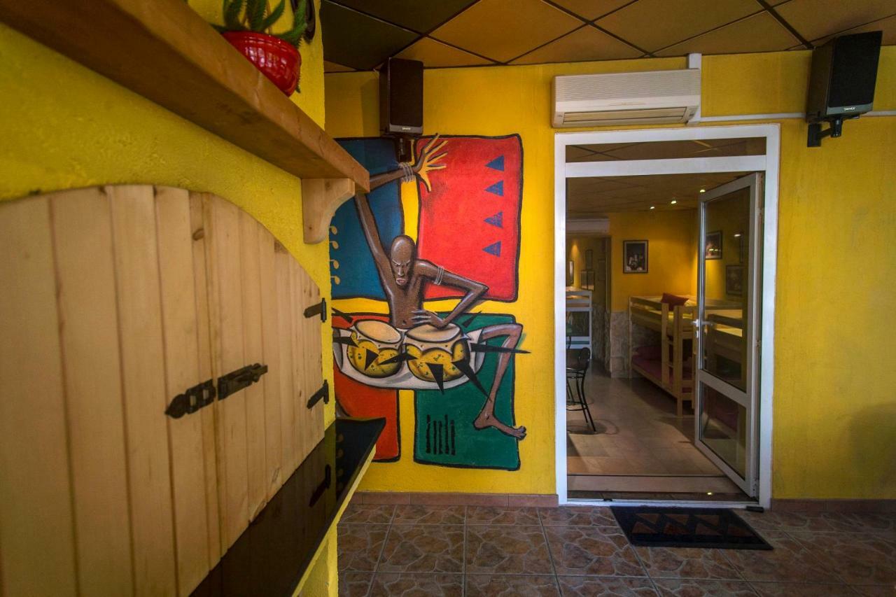 Boombar Apartment